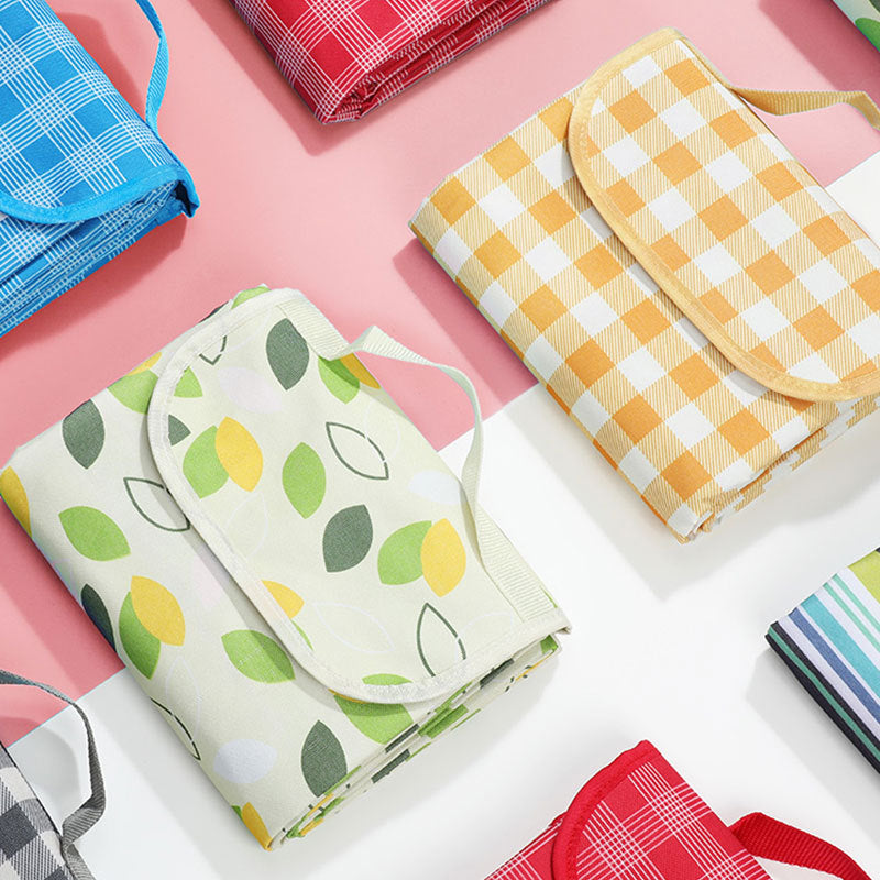 Outdoor Picnic Blanket, Foldable Outdoor Beach Blanket, Waterproof, Sandproof, Anti-Slip With Handle, Suitable For Home, Beach, Park, Hiking, Camping (150*200cm) Wintory